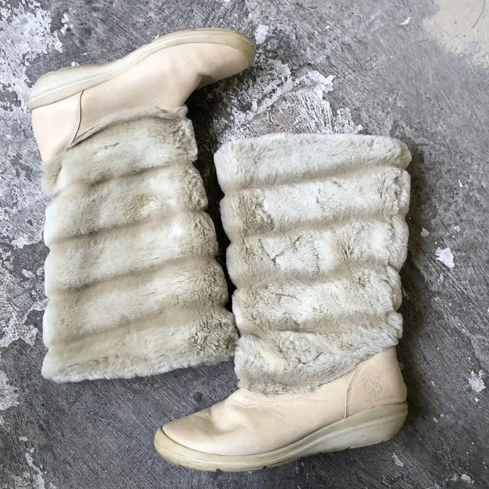 Timberlands sheep skin boots